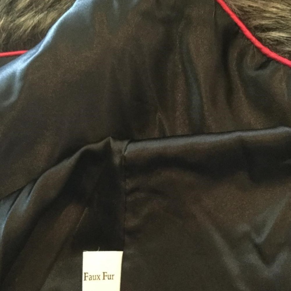 Du Monde Women's Faux Fur Sleeveless Jacket - Picture 8 of 8